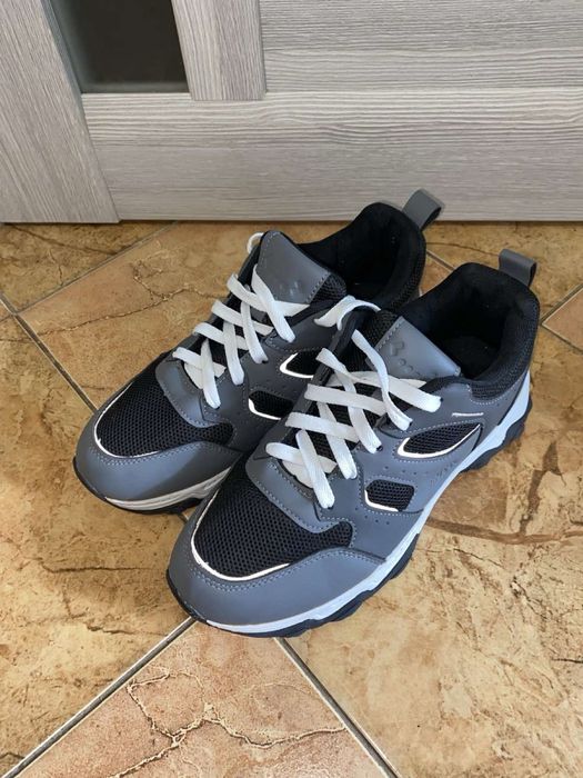 Чоловічі кросівки з рефлективом