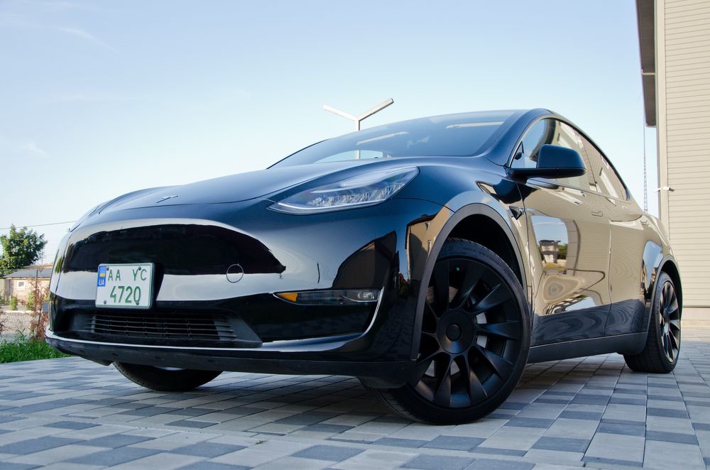 Продам Tesla Model Y