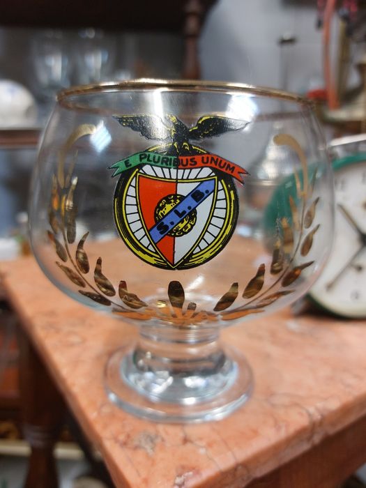 Taça de vidro do Sport Lisboa e Benfica, com o emblema do clube
