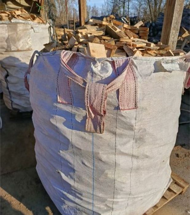 Pocięte drewno opałowe