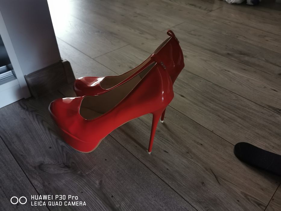 Czerwone szpilki lakierki r 45 Nowe wygodne