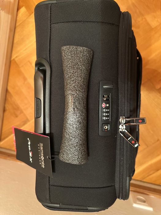 Walizka kabinówka Samsonite Pro-Dlx 5 SPINNER 55/20 STRICT BLACK