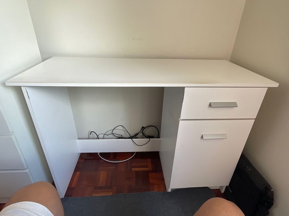 Mesa de escritório branca 109*45*75