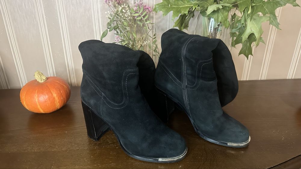 Сапожки жіночі замшеві 39 розмір
