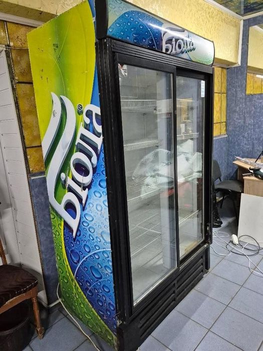 Холодильна вітрина