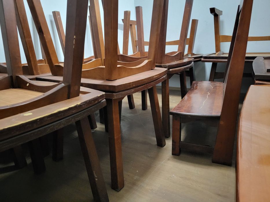 Stoły ławy meble solidne grube drewno  wyposażenie bar pub restauracja