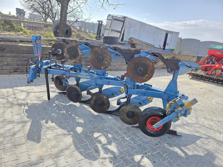 Pług obrotowy overum 4  skibowy 3+1 nie lemken Kverneland maschio