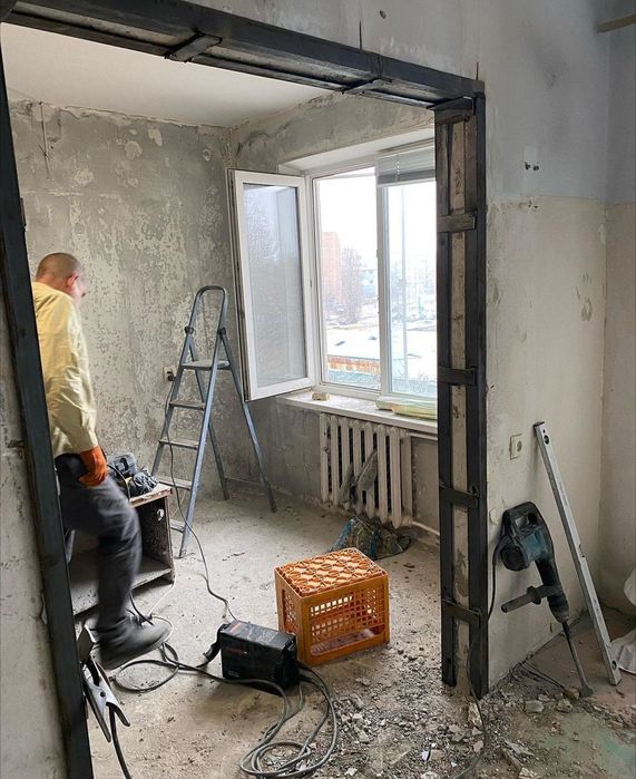 Алмазная резка дверных оконных проемов.   Демонтаж демонтажные работы.