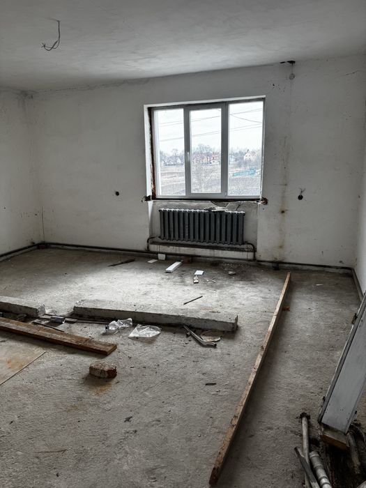 Продається цегляний спарений будинок в м. Самбір