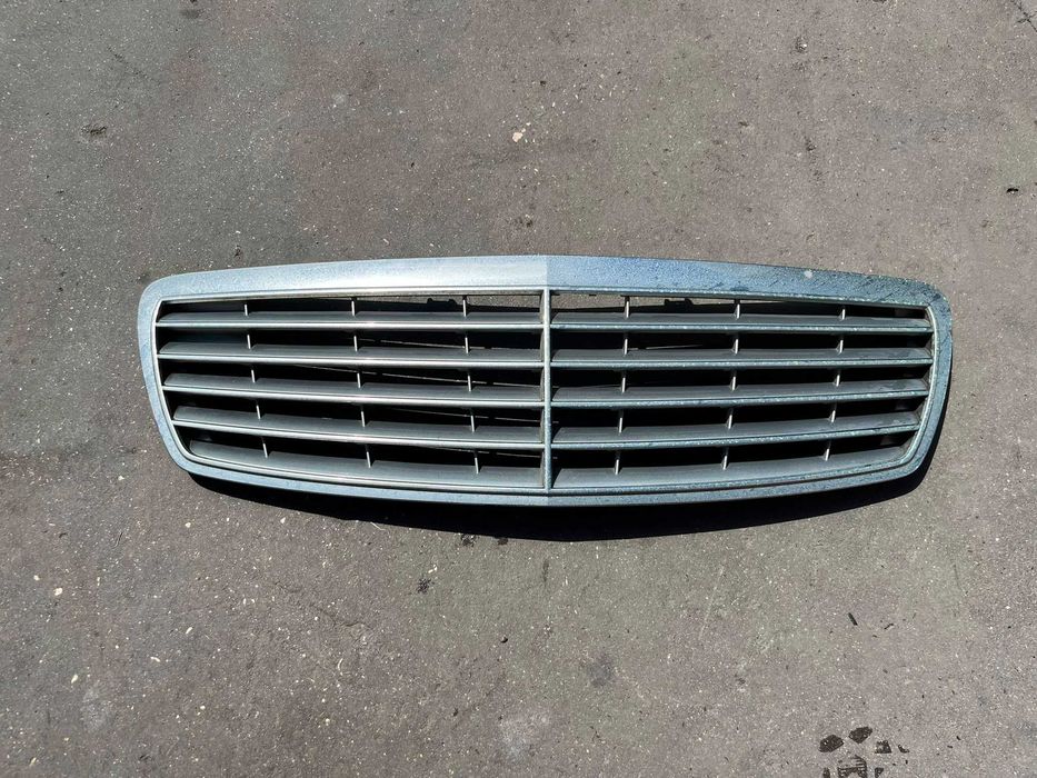 Mercedes-Benz Classe E W211 - Grelha Frente - G211