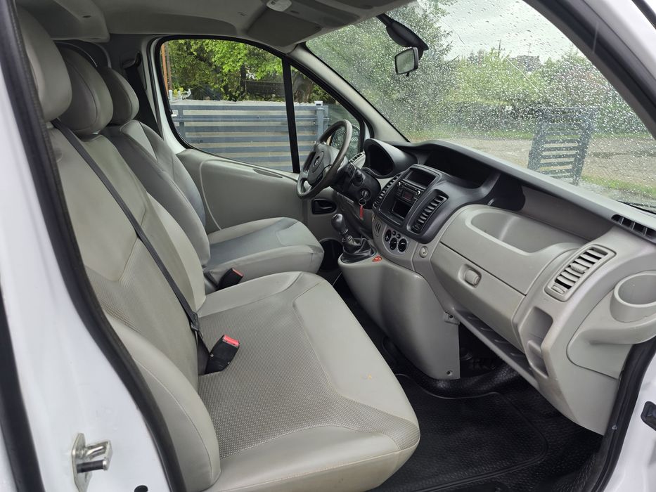 Vivaro/2.0diesel/6miejsc/doka/Transport