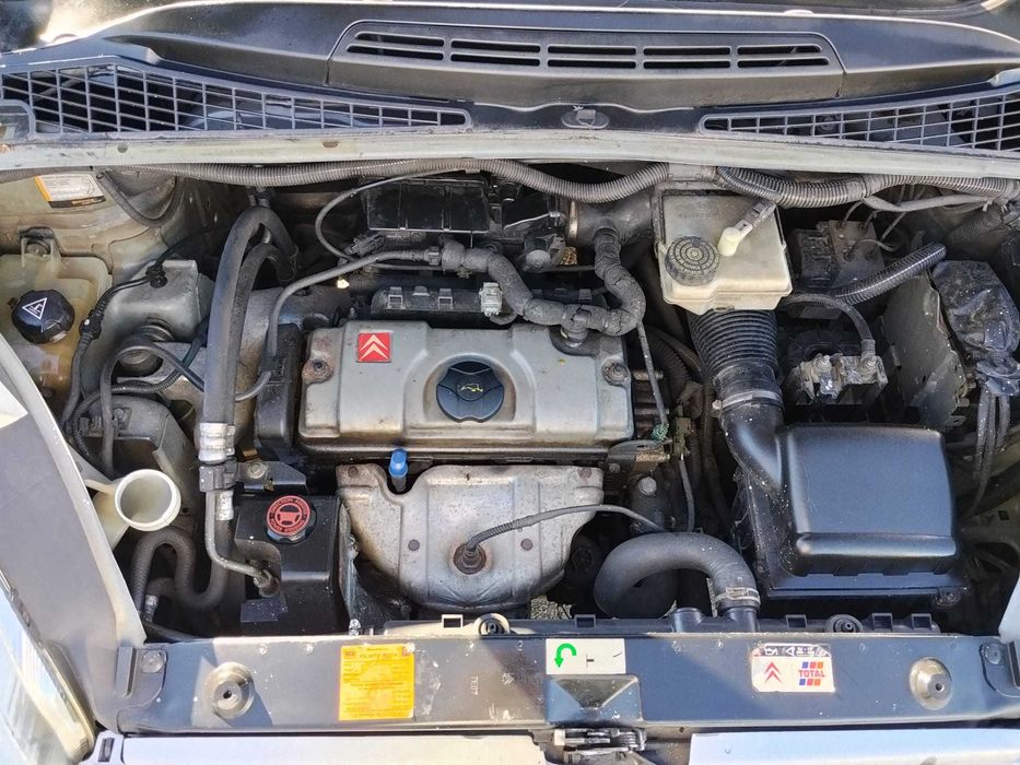 Carro com toda mecanica revisada. Pronto para estrada.