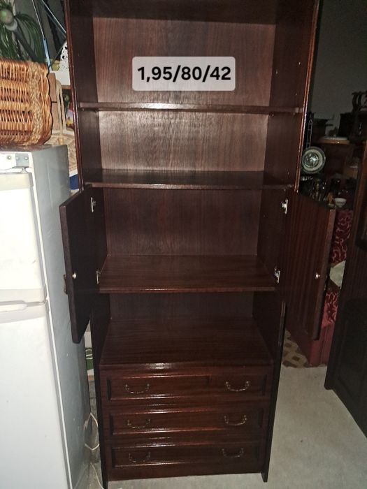 Movel sala ou quarto com tres gavetas