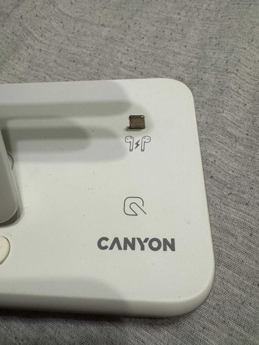 Бездротовий зарядний пристрій Canyon  3 в 1