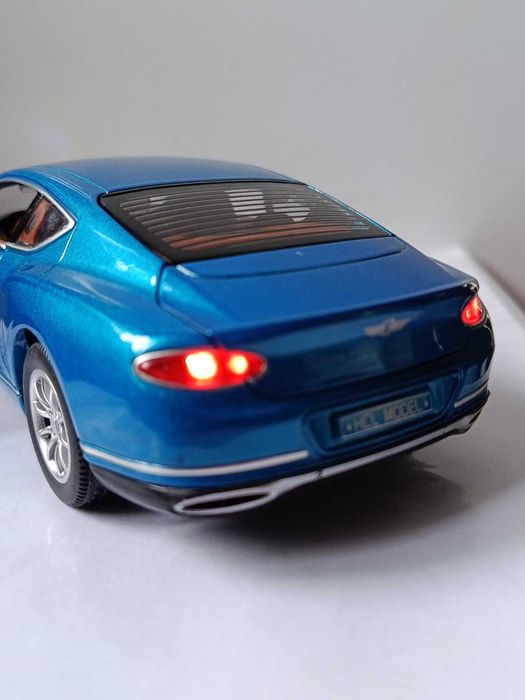 Модель авто  Bentley Continental GT.1/24