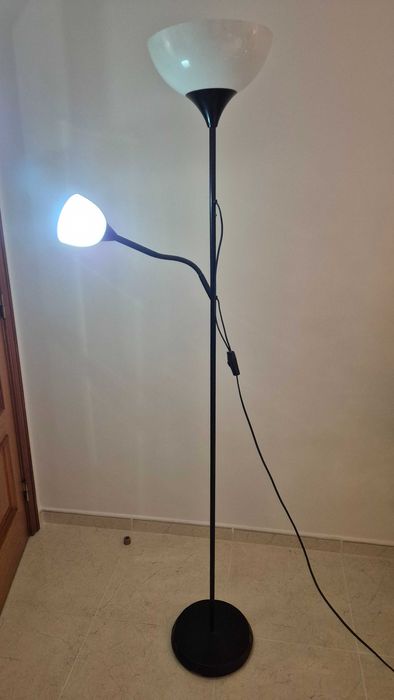 Candeeiro de pé IKEA
