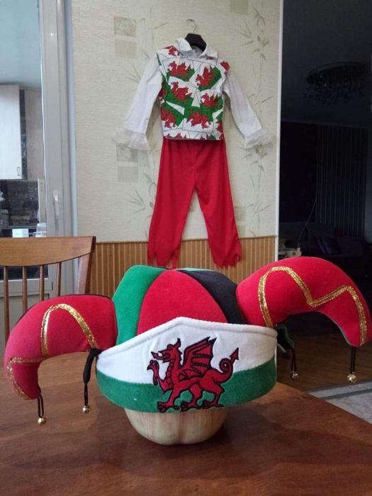 Костюмчики арлекин-клоун,принц,король