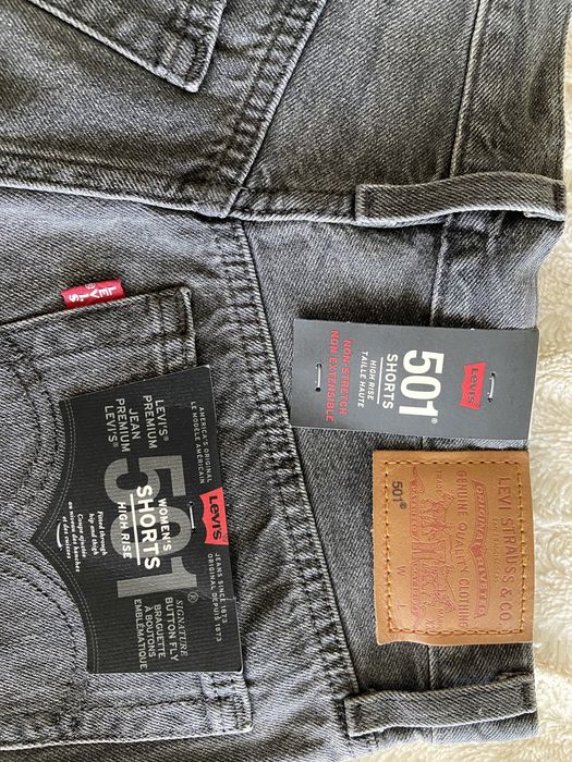 Vendo calções Levis