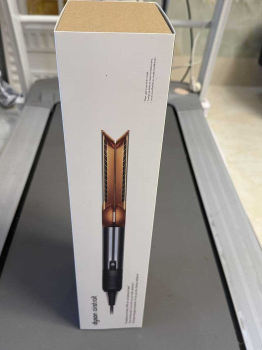 Idealny prezent świąteczny prostownica do włosów Dyson Airstrait