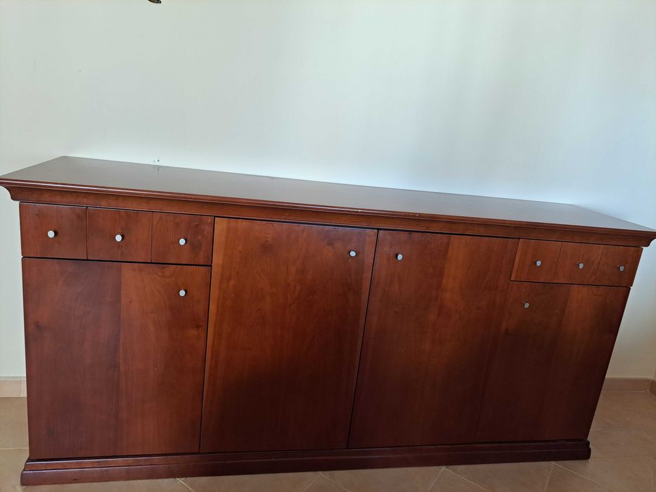 Moveis de sala de jantar. Madeira  maciça