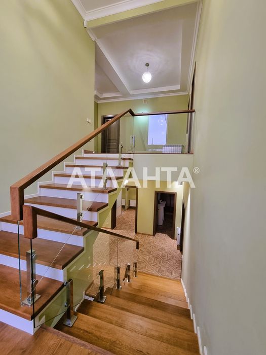 Дом с подвалом на участке 6 соток на  Фонтане