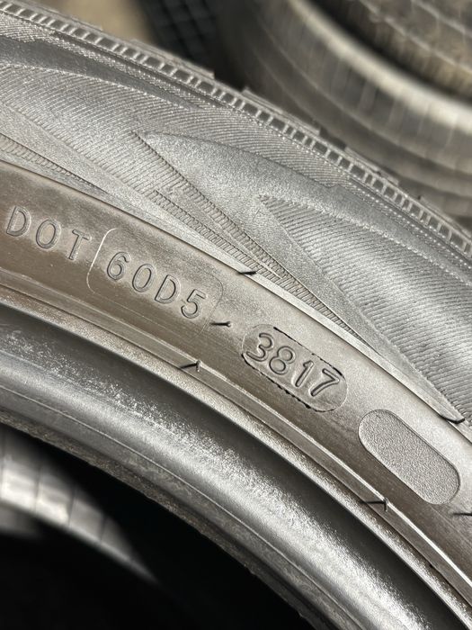 Komplet opon zimowych 215/55 R17 Nokian