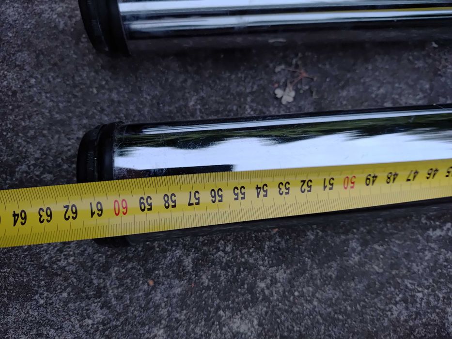 Zestaw czterech metalowych nóg meblowych do blatów mebli