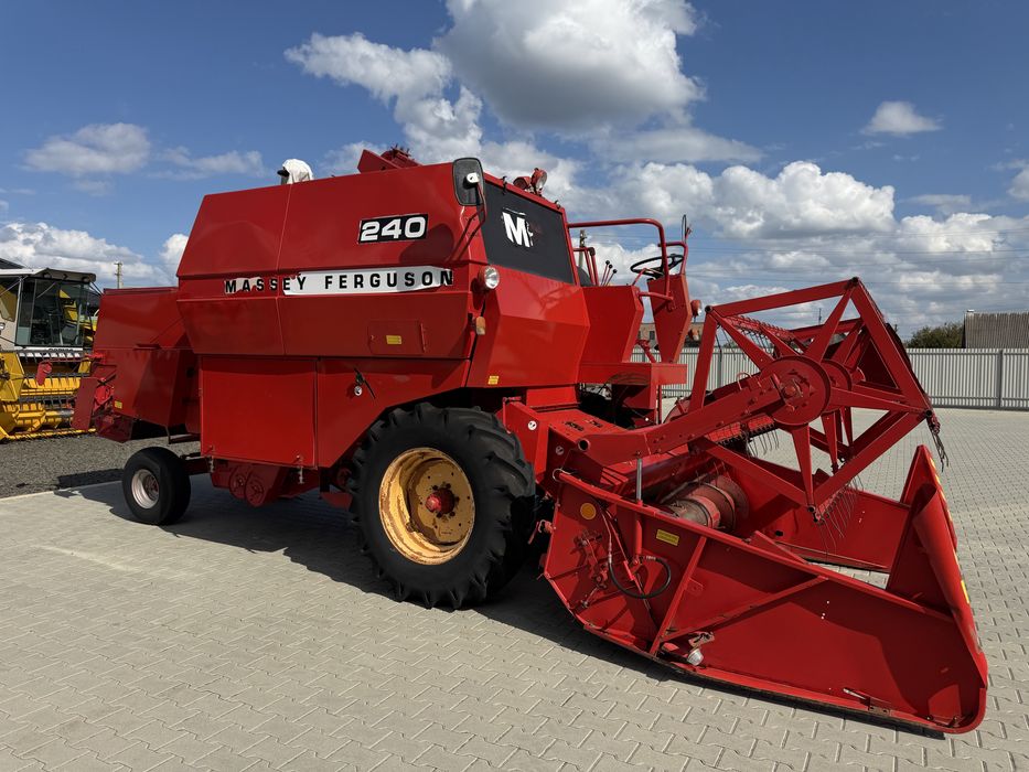 Massey Ferguson 240, Масей Фергусон, Комбайн