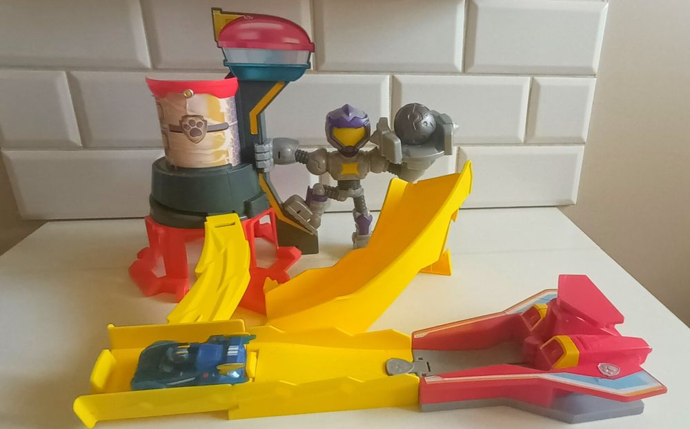 Psi patrol baza , tor, meteoryt