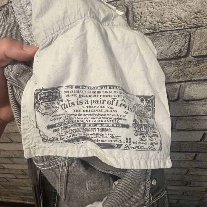 Levis 501 сірі джинси