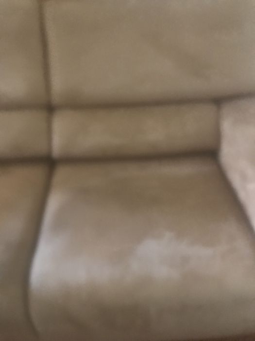 Sofá em micro fibra aveludada genero alcanfara como novo