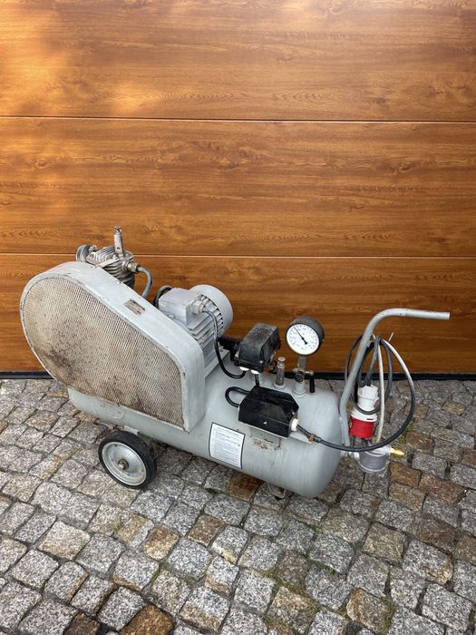 Kompresor sprężarka DDR 10Bar 380V 400V bardzo dobry stan
