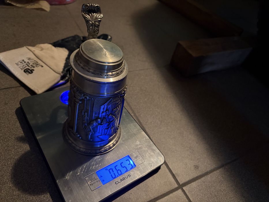 kufle, dzbanki, kieliszki z cyny zdobione