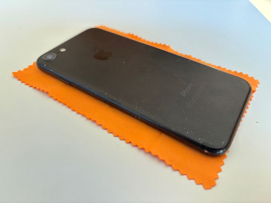 Apple iPhone 7 (Does Not Power On)64343230093187124