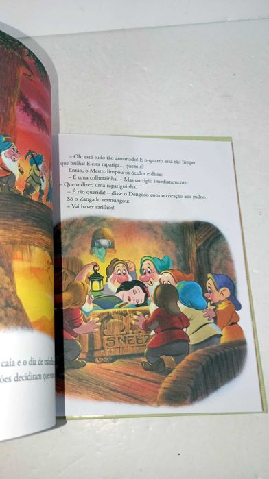 Branca de Neve e os Sete Anões - Contos de Ouro