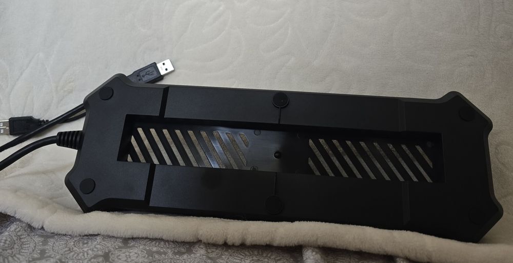 Podstawka pionowa Xbox One X + HUB USB 3.0 AmazonBasics czarna