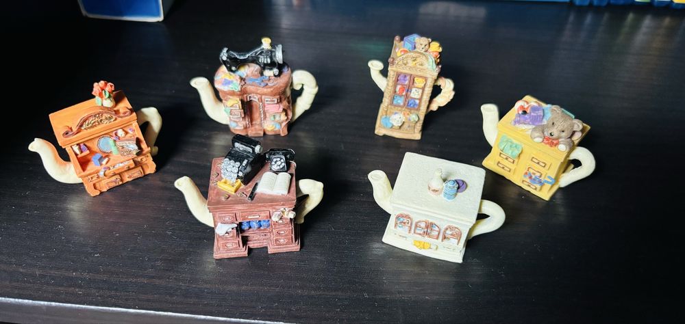 Coleção miniaturas chaleira