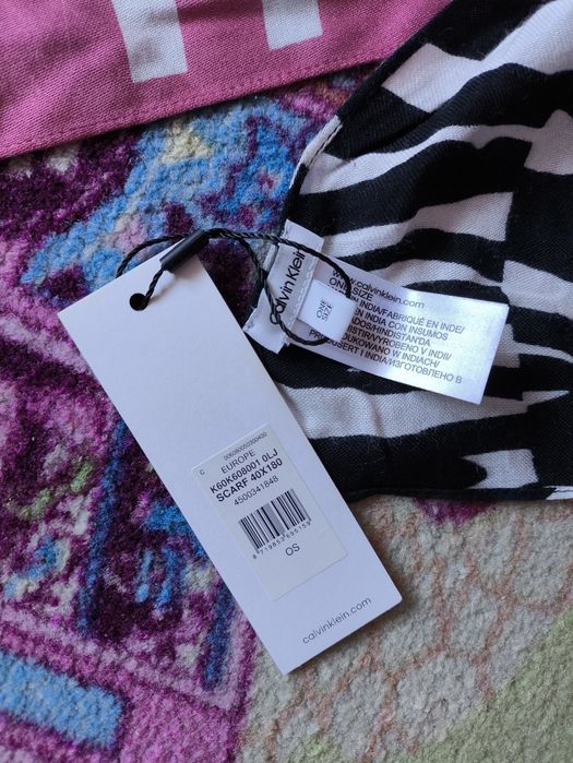 Nowy szalik damski Calvin Klein (apaszka, chusta)