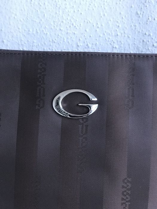 Mala Guess Original em castanho