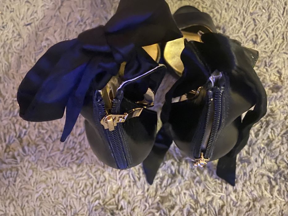 Sandalias salto alto Guess