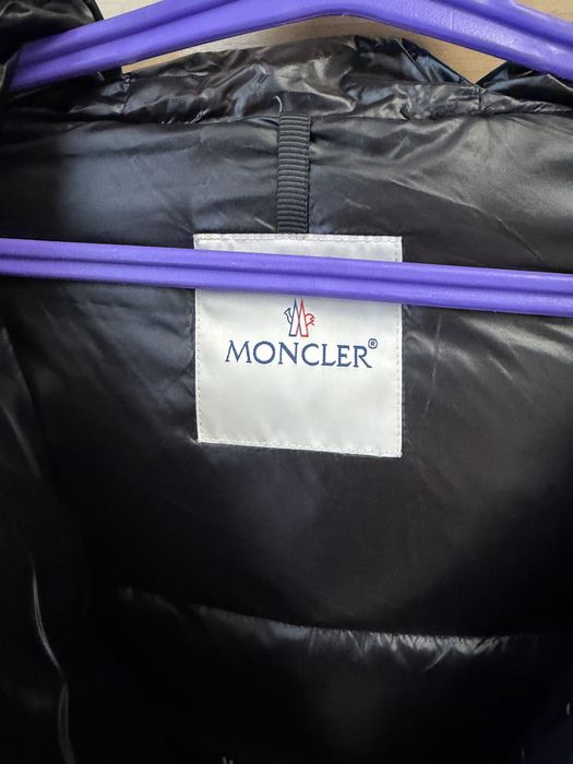 Пуховик Moncler