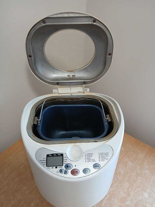Хлібопічка DeLonghi робоча, в доброму стані