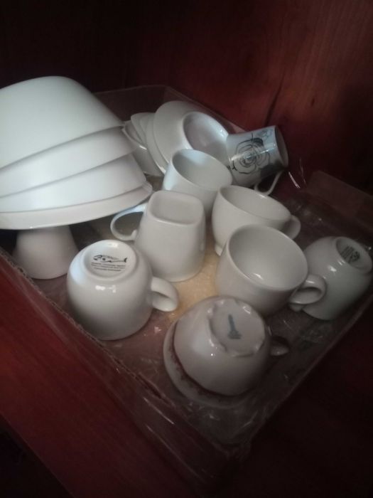 Chávenas de café com pires