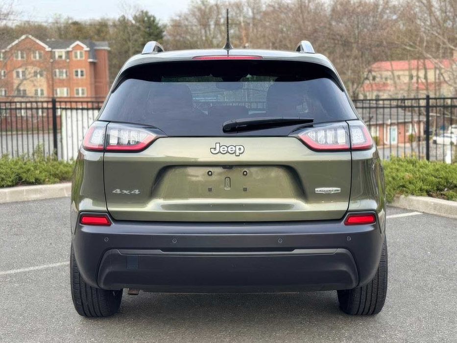 Jeep Cherokee Latitude Plus      2020