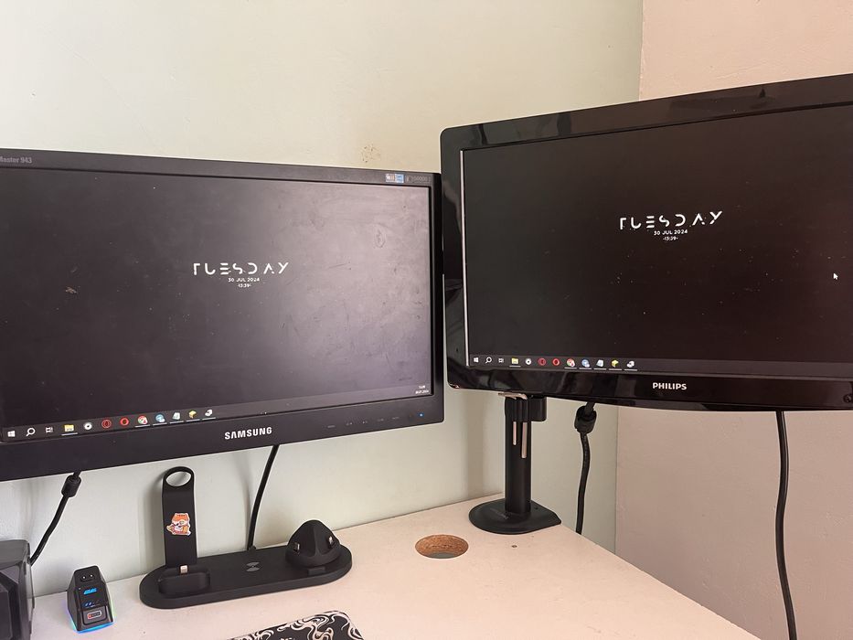 Два монитора + кронштейн: 1 999 грн. - Мониторы Харьков на Olx