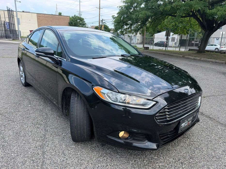 Ford Fusion      2015