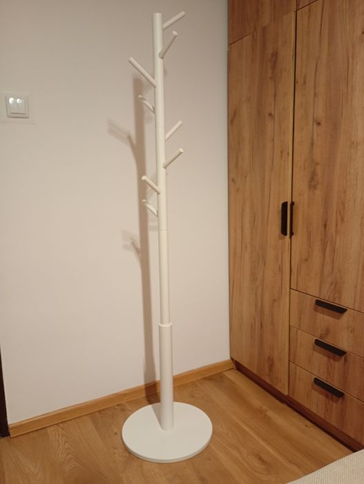 Wieszak na ubrania do przedpokoju biały z jysk