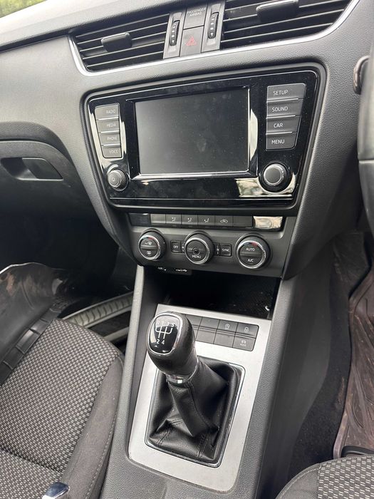 Skoda Octavia 3 III 1.6tdi 110km Kod Lakieru LF9R