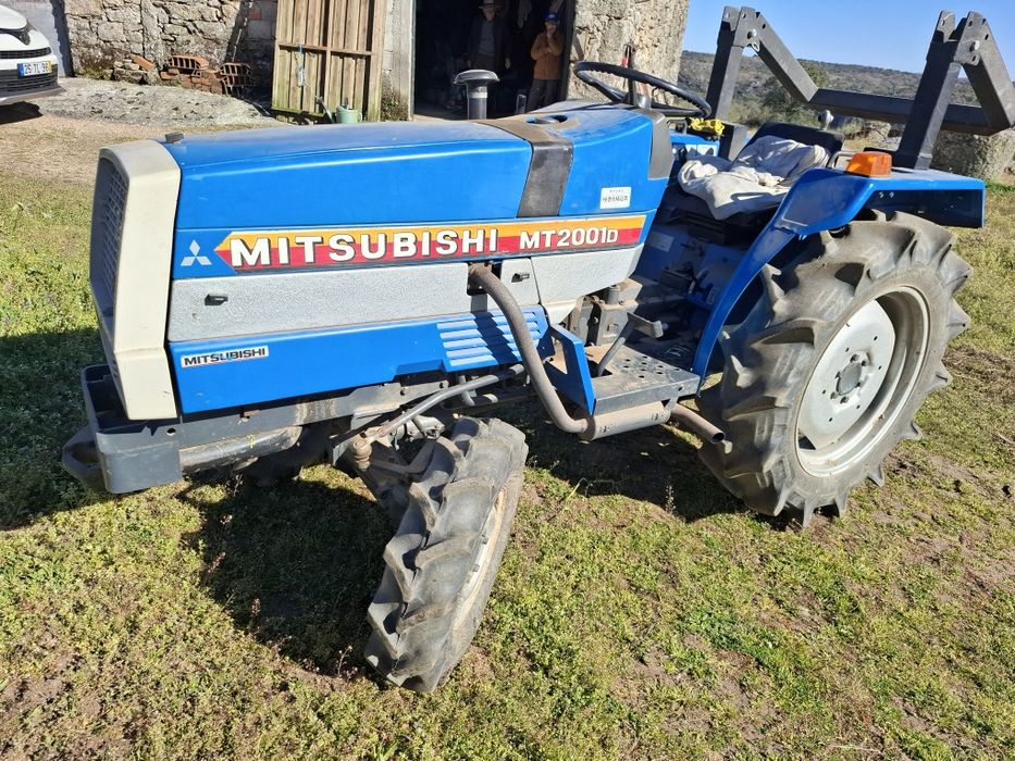 Vendo trator agricula.