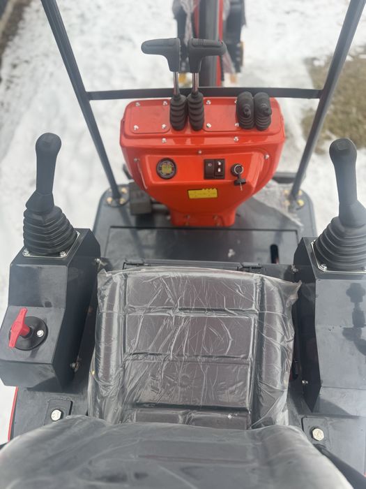 Nowa Minikoparka CW-12 VAT 23  JCB Cartivell Bobcat Doosan